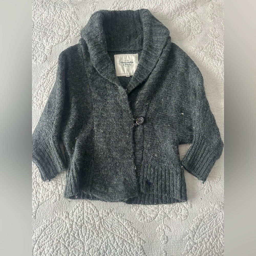 Abercrombie & Fitch Charcoal Knit Sweater size small